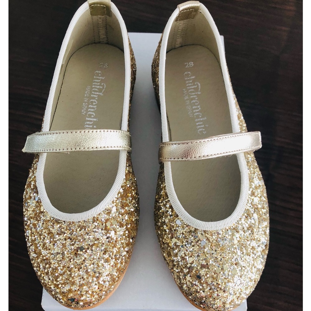 NWOT Stella Gold Glitter  Shoes by Childrenchic .Size 28